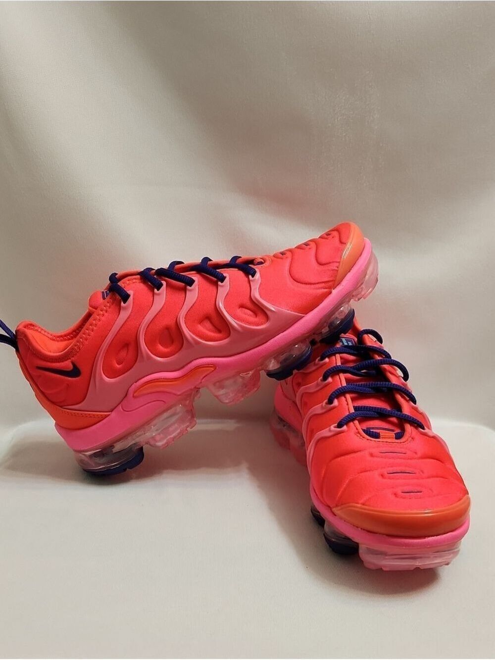 Nike Air Vapormax Plus Bright Crimson Pink Blast Running Sneakers (W Size 8)